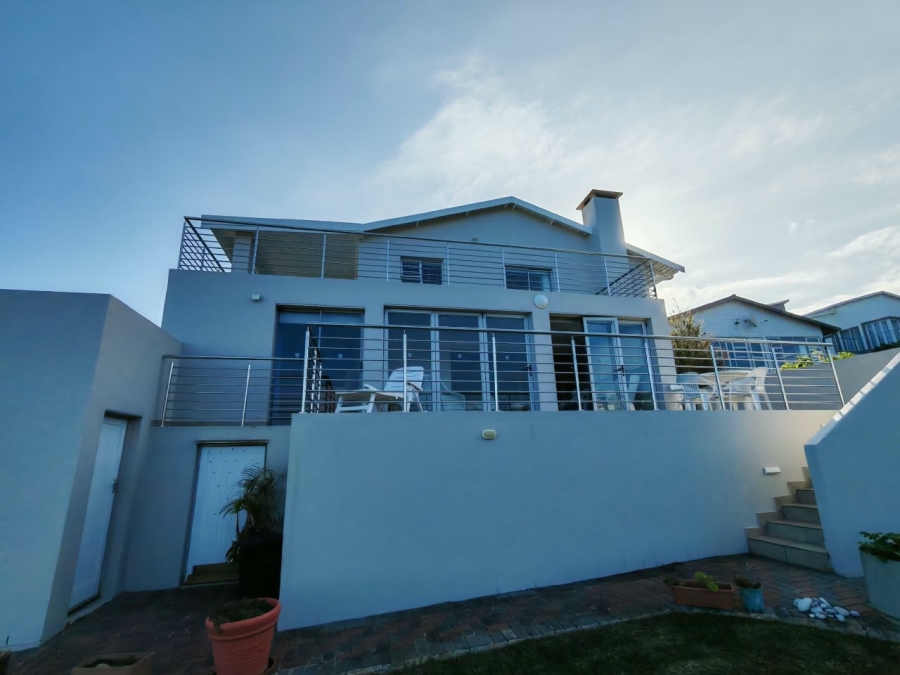4 Bedroom Property for Sale in Herolds Bay Western Cape